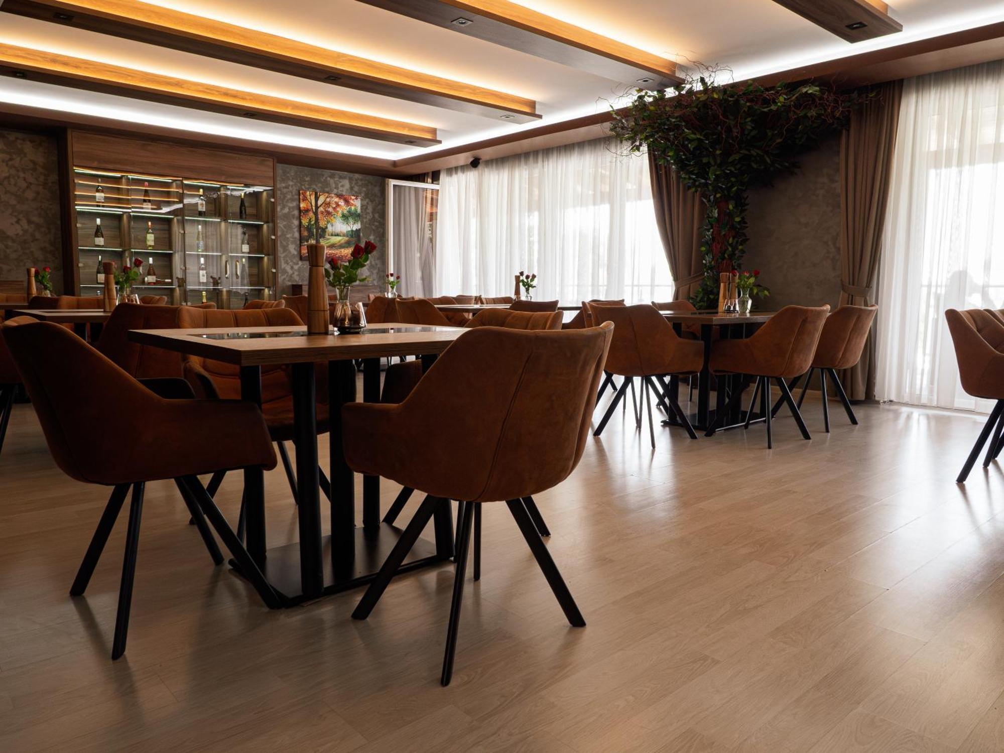 Elite Hotel Nova Dubnica Exterior photo